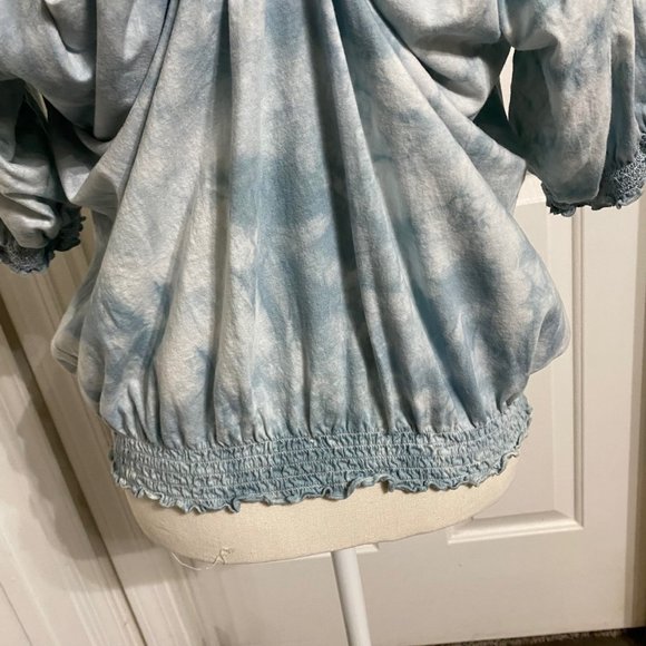 L Vintage Dress Barn Top w/Embroidered front and Rhinestones - Picture 7 of 11